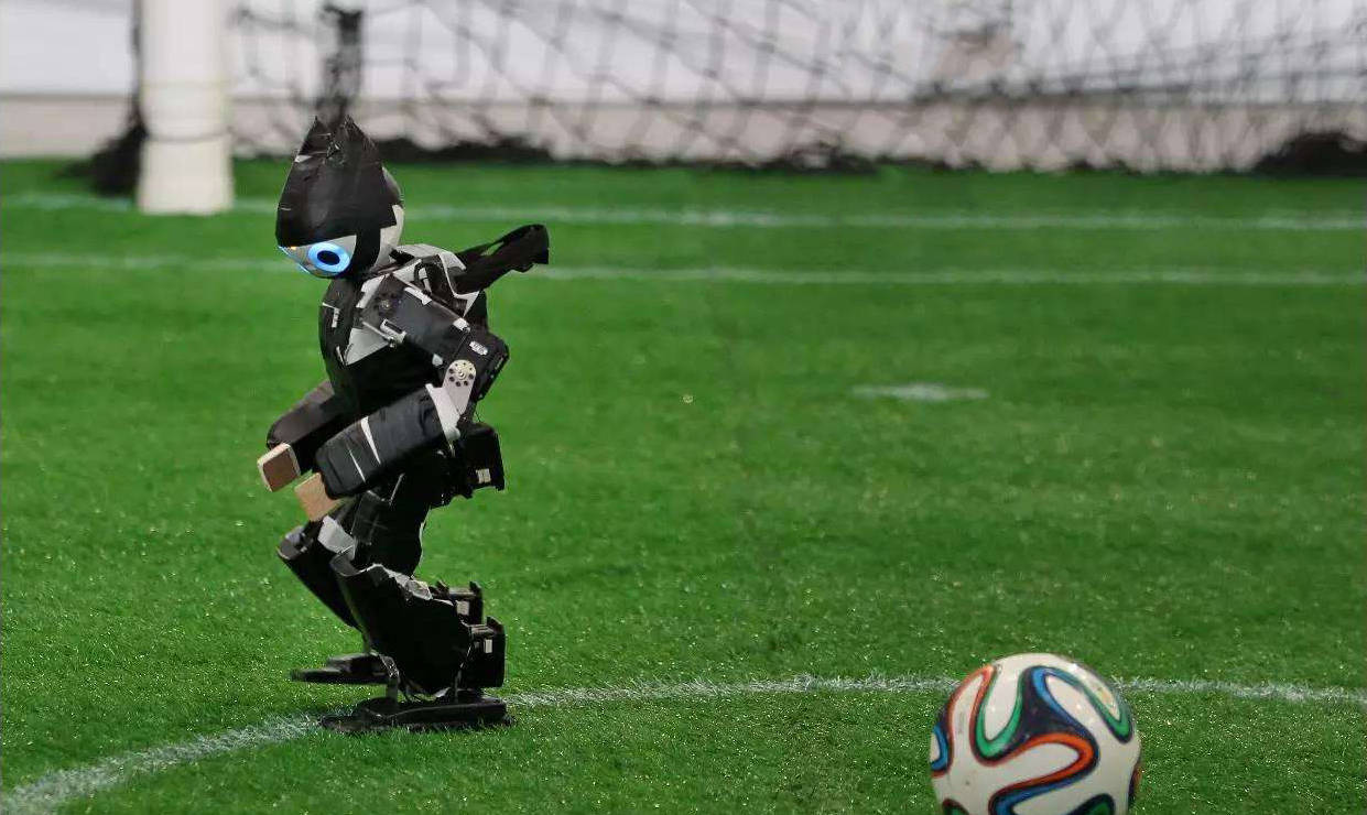 关于中国足球超级联赛首次引入人工智能裁判系统的信息 关于中国足球超级联赛首次引入人工智能裁判系统的信息