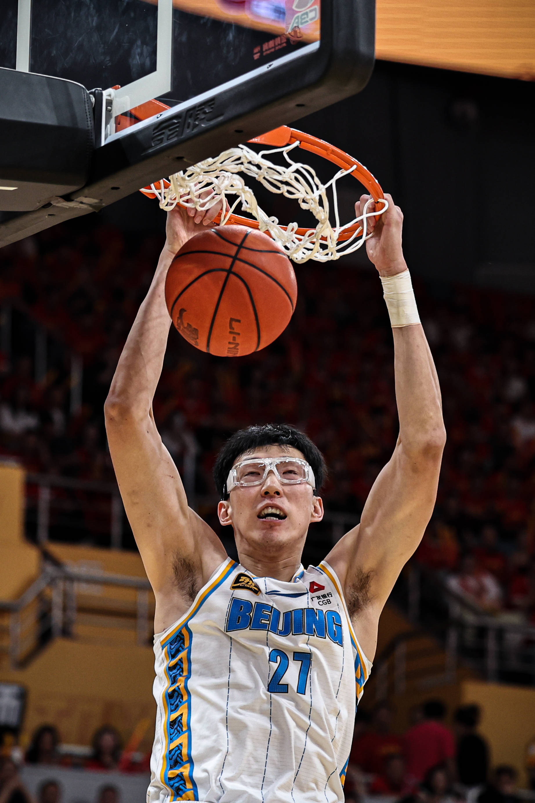 内线巨兽:善于攻防的篮下霸主表现集锦的简单介绍 内线巨兽:善于攻防的篮下霸主表现集锦的简单介绍