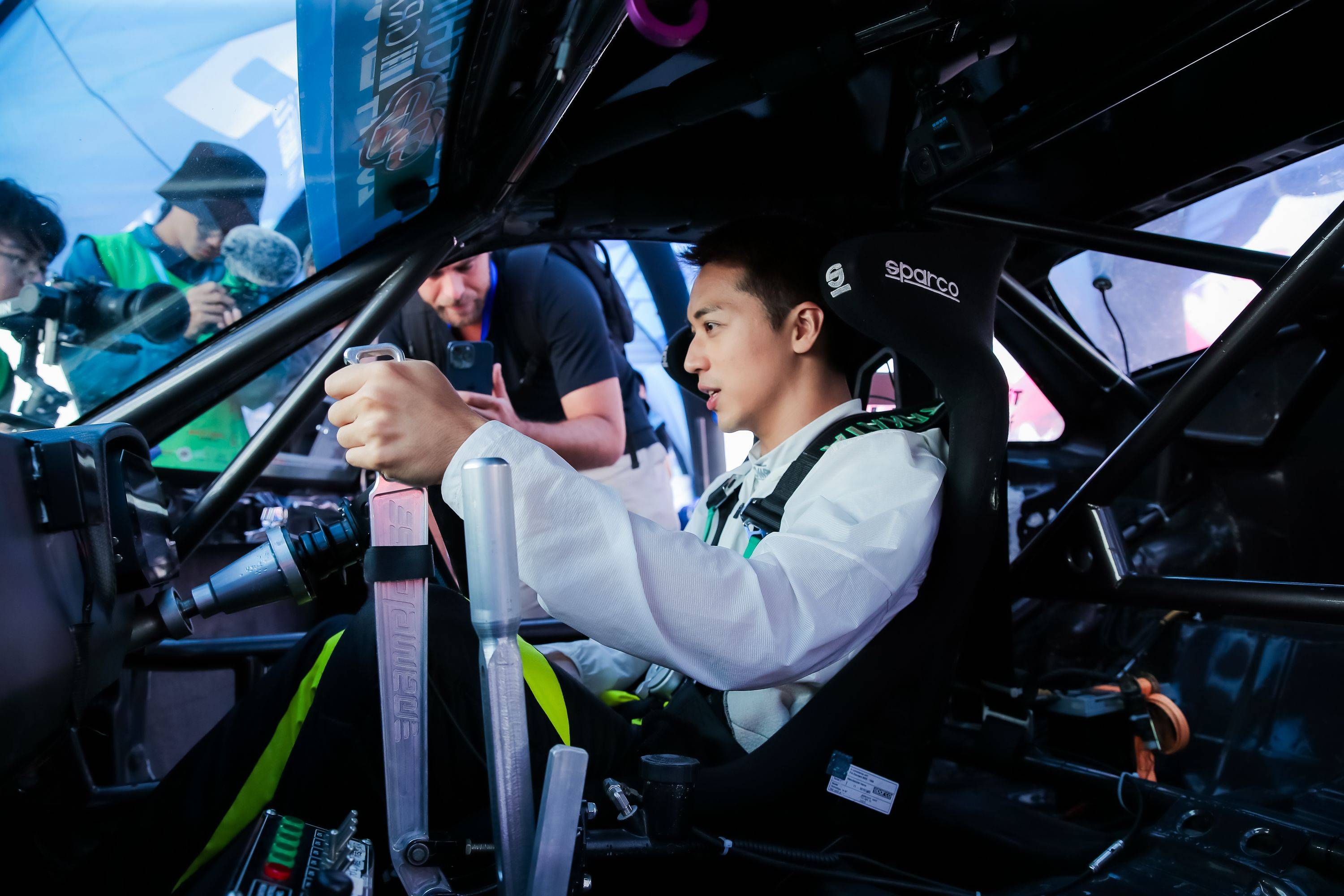 “高速飘逸”——车手漂移技巧大公开的简单介绍