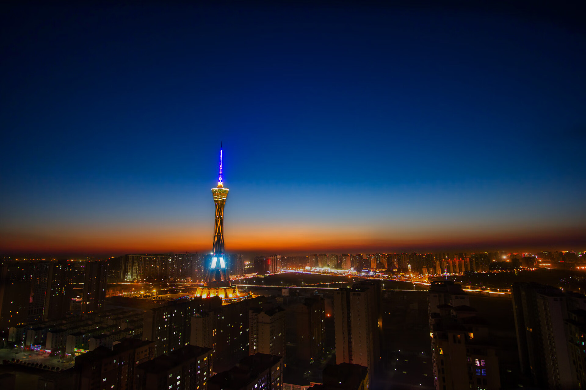 狼队中场球员遭遇伤病困扰，缺席下一场比赛，狼队主场qg