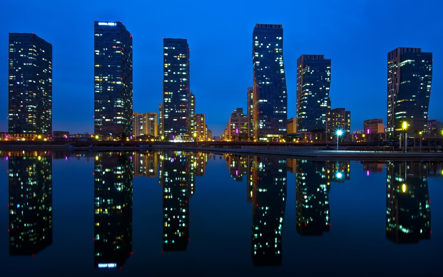 裁判团队接受统一培训提升执法水平确保比赛公平公正，关于举办裁判员培训班的通知